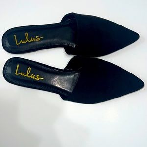 Lulu’s pointed toe slides